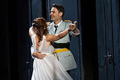 Jochen Kupfer als Andrej Bolkonsky